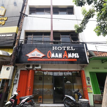 奥玛安佩尔伊斯兰酒店 泗水 外观 照片