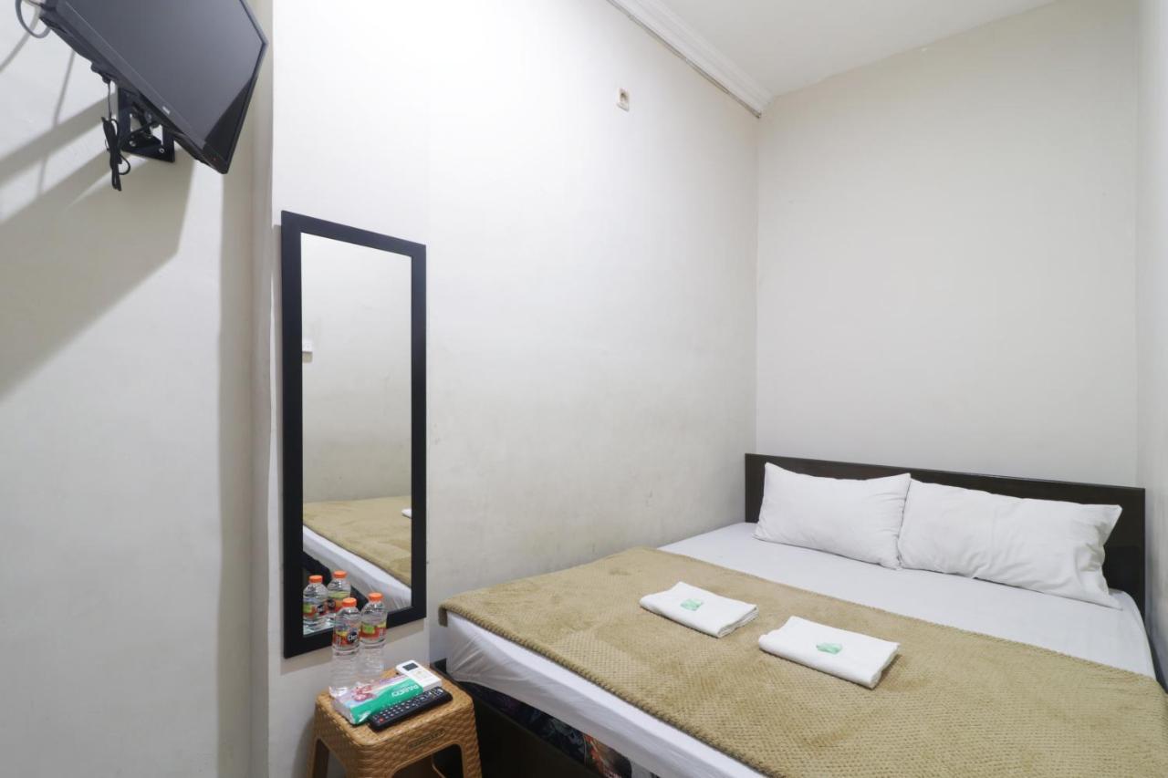 奥玛安佩尔伊斯兰酒店 泗水 外观 照片